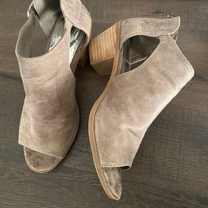 Women’s Open Toe Bootie - Taupe 7.5M